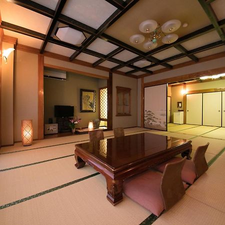 Hotel Housenkaku Beppu Buitenkant foto