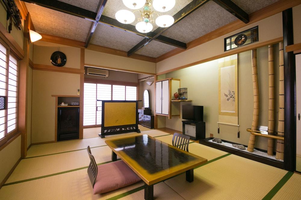 Hotel Housenkaku Beppu Buitenkant foto