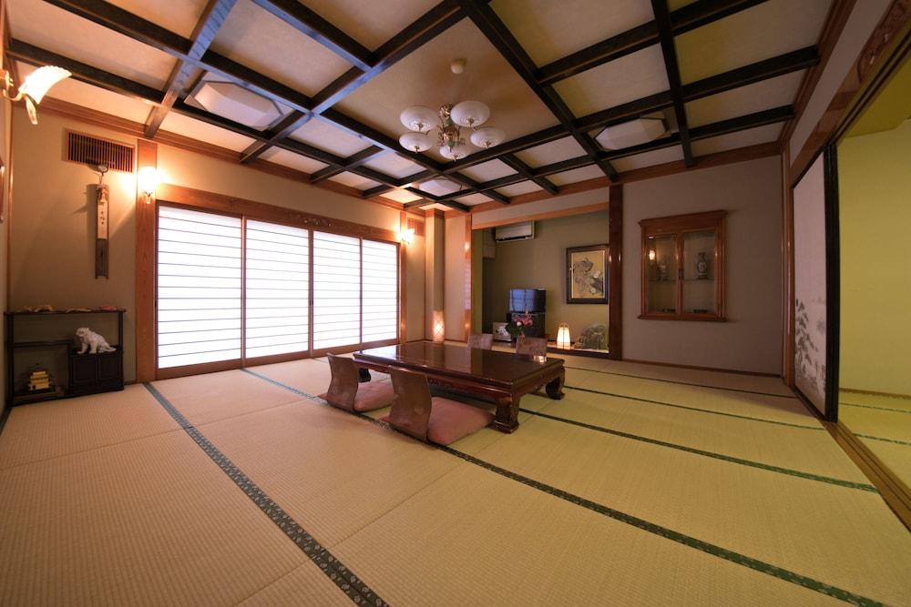Hotel Housenkaku Beppu Buitenkant foto