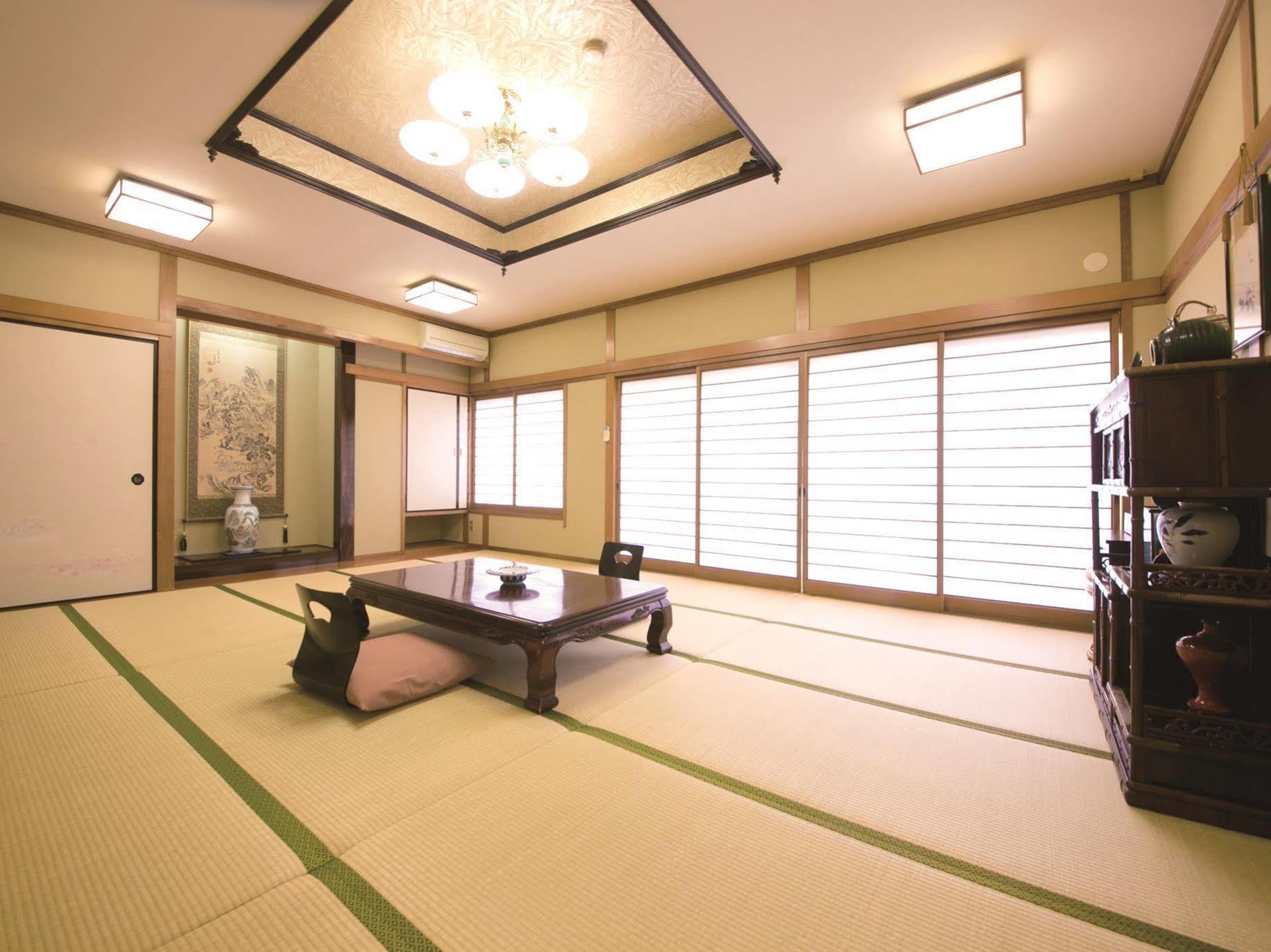 Hotel Housenkaku Beppu Buitenkant foto