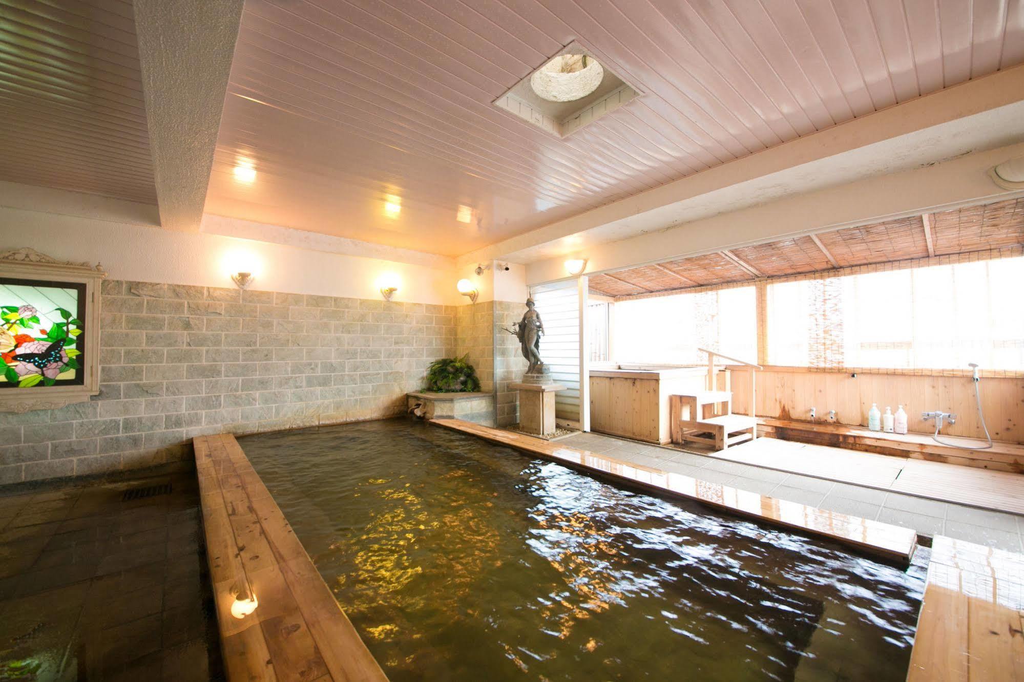 Hotel Housenkaku Beppu Buitenkant foto