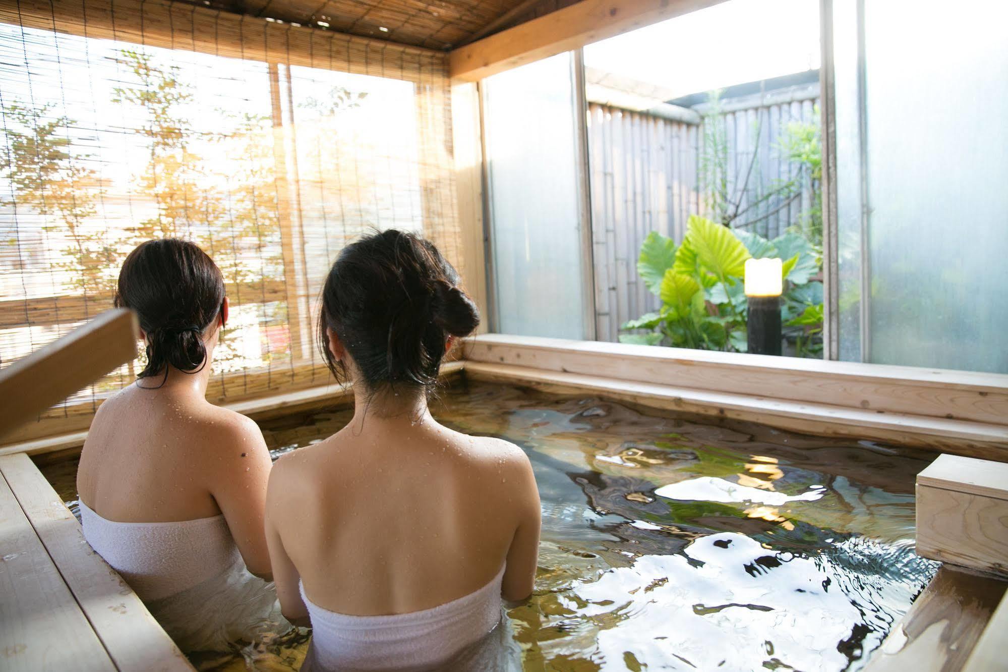 Hotel Housenkaku Beppu Buitenkant foto