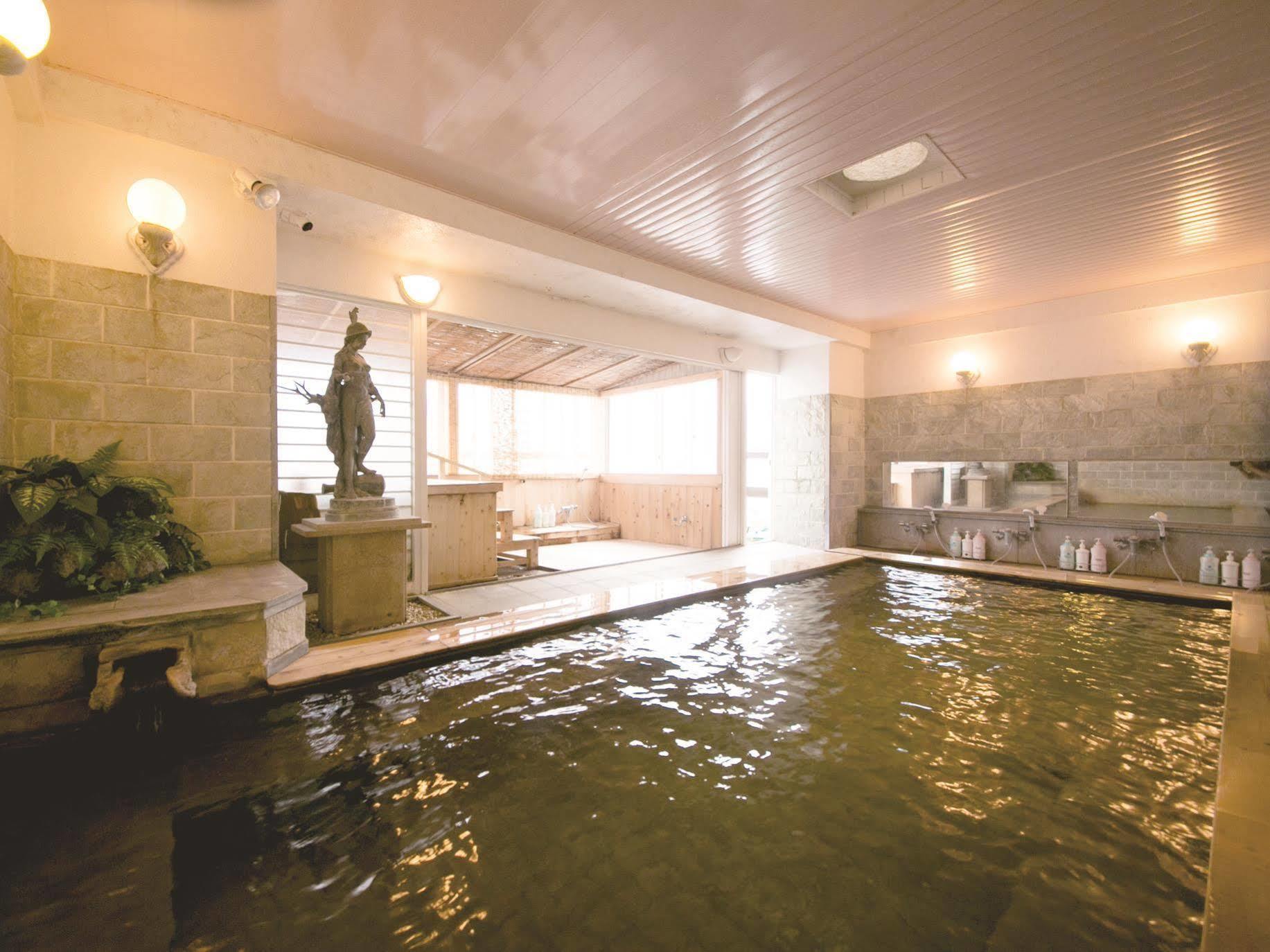 Hotel Housenkaku Beppu Buitenkant foto