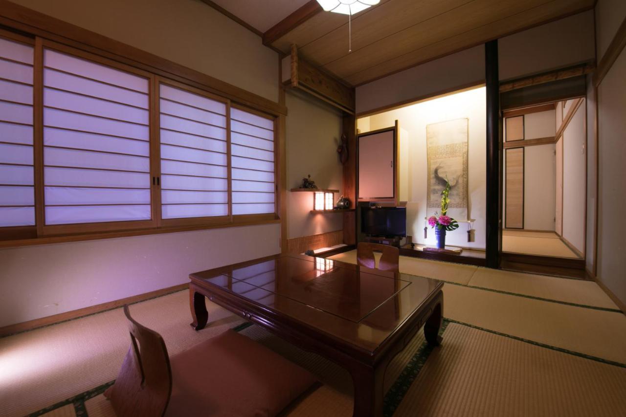 Hotel Housenkaku Beppu Buitenkant foto