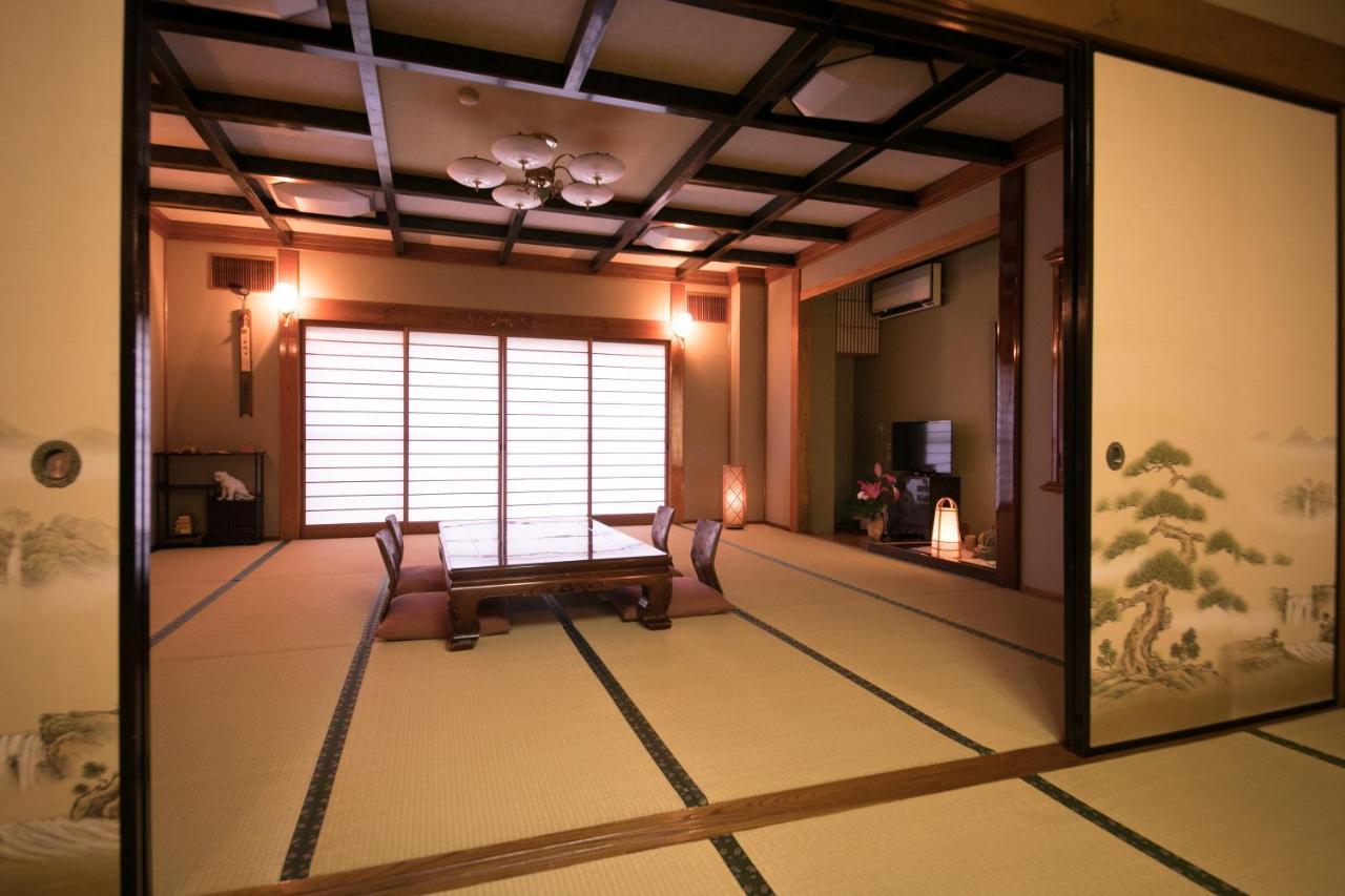 Hotel Housenkaku Beppu Buitenkant foto