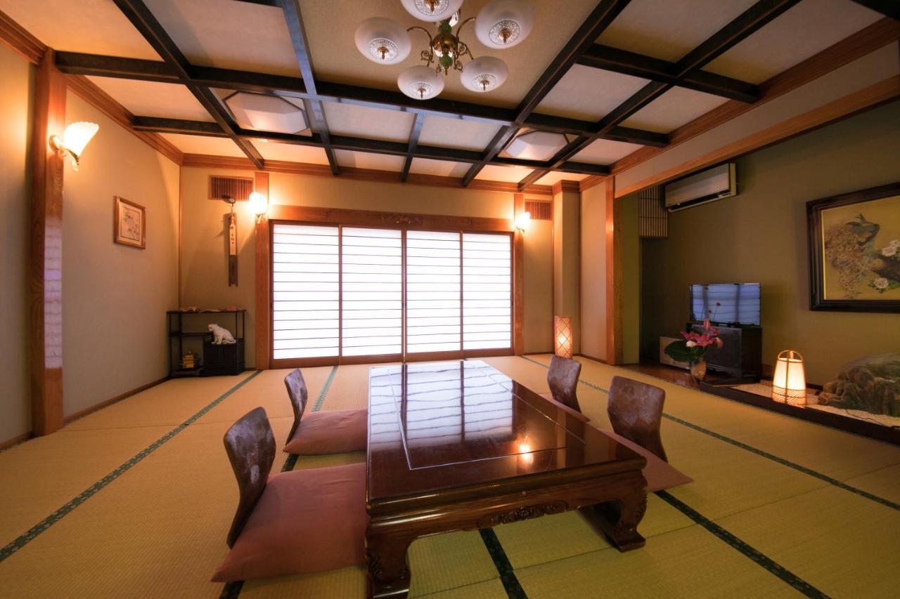 Hotel Housenkaku Beppu Buitenkant foto