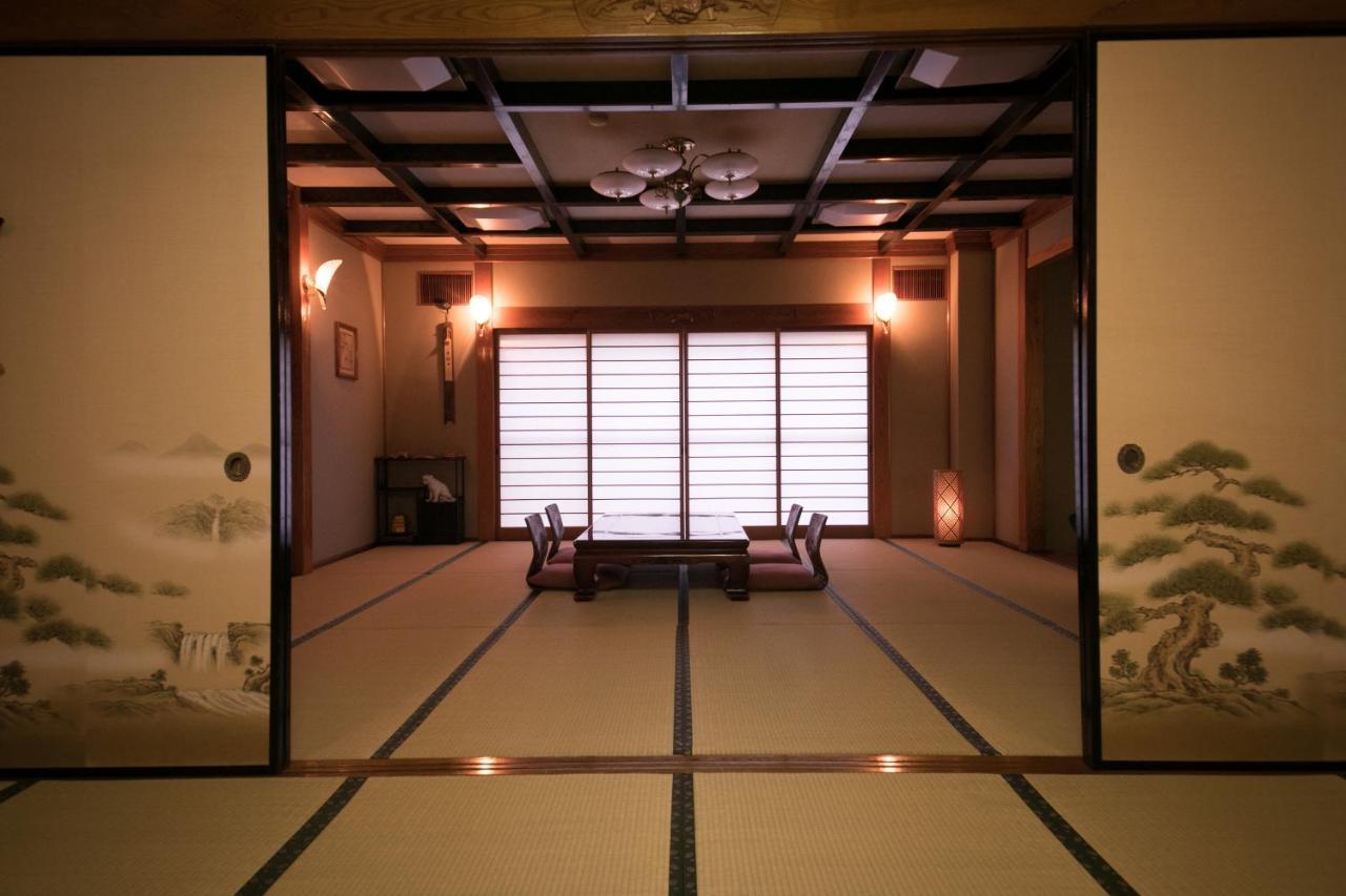 Hotel Housenkaku Beppu Buitenkant foto
