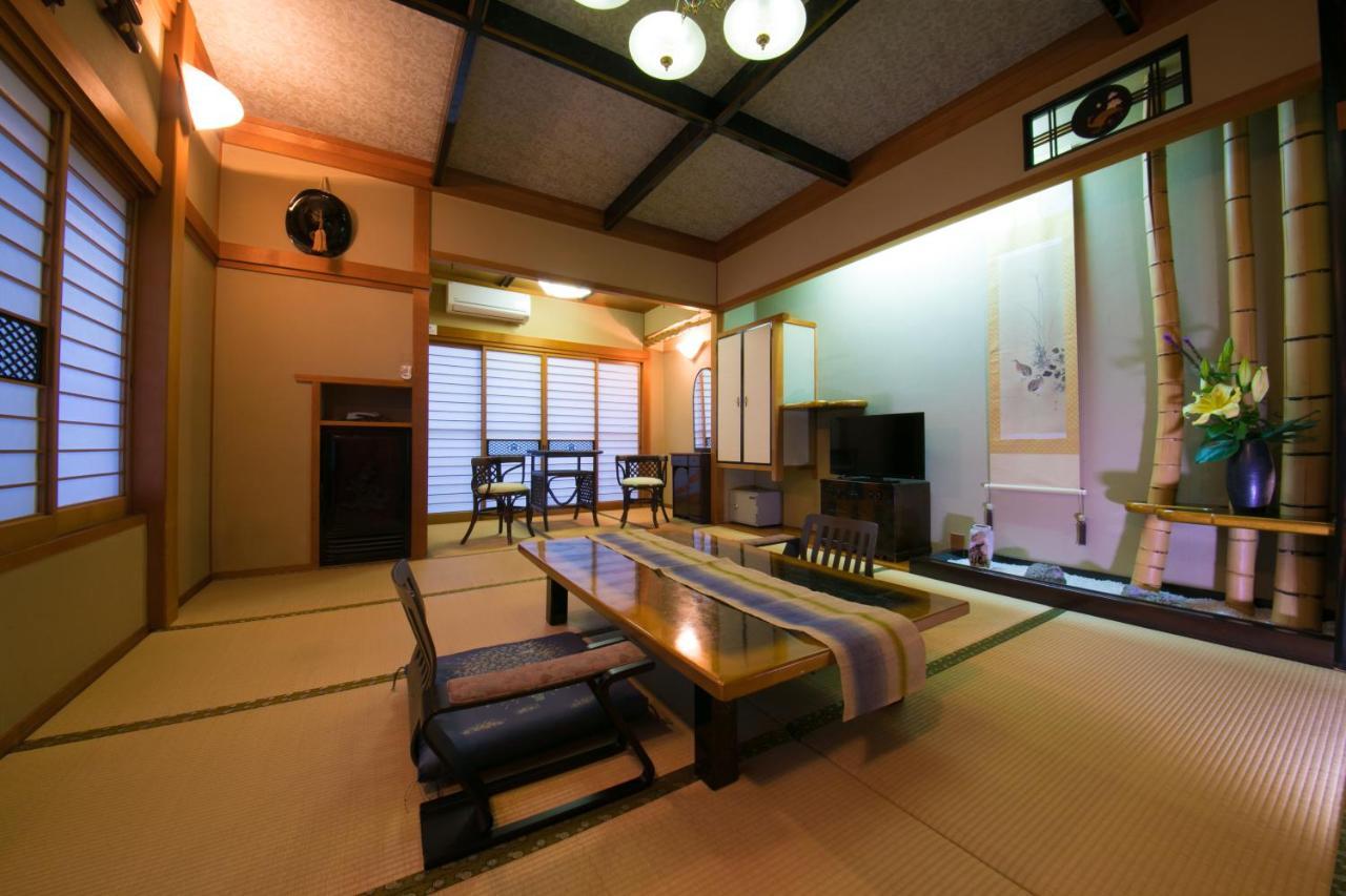 Hotel Housenkaku Beppu Buitenkant foto